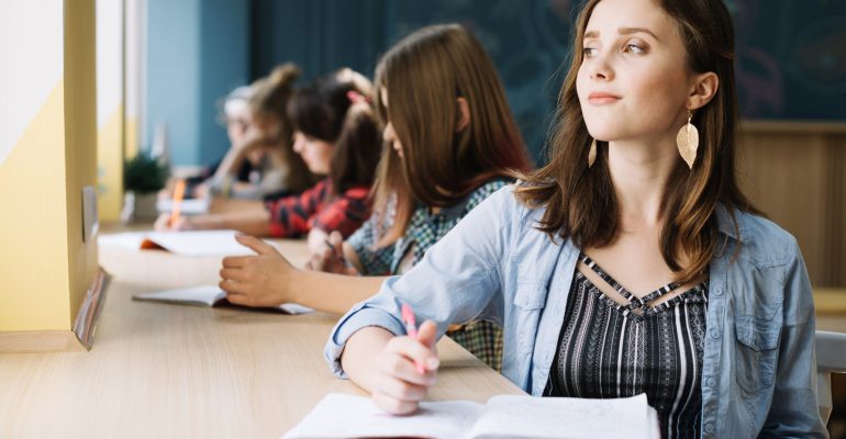 dreamy-girl-student-desk